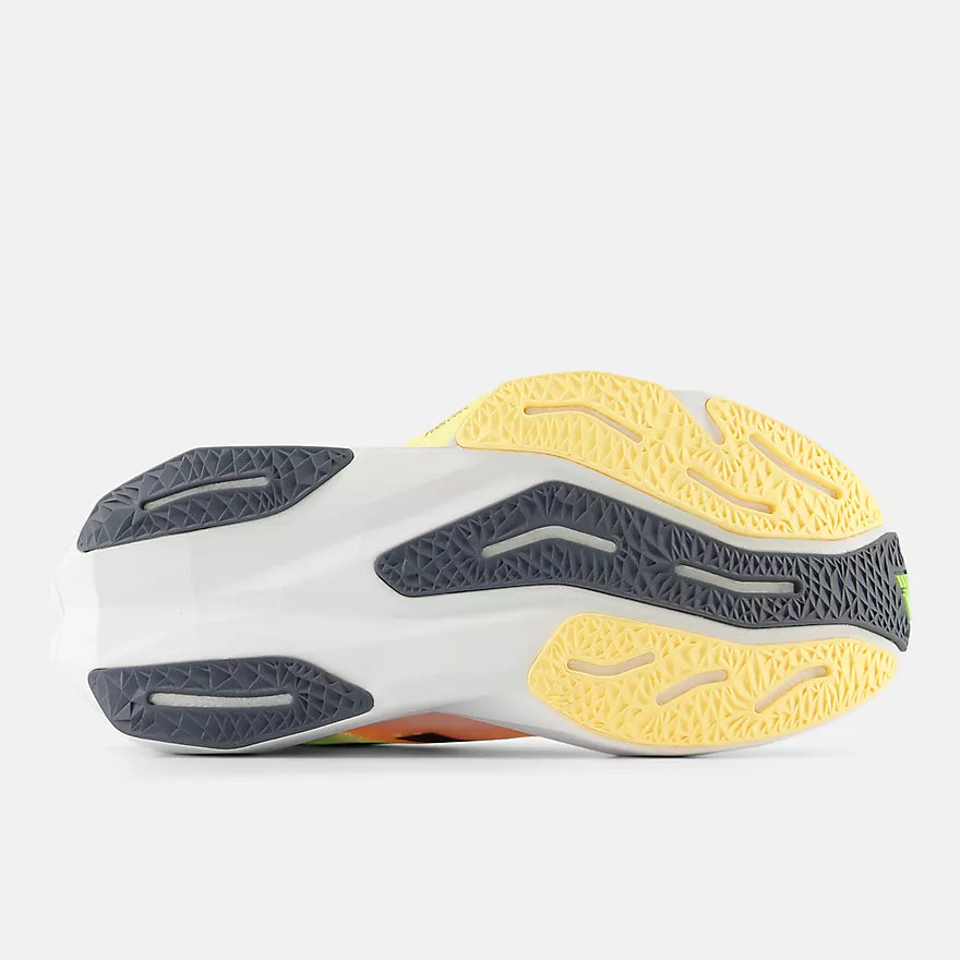 Women's New Balance Fuel Cell Rebel V4 (Clearance)